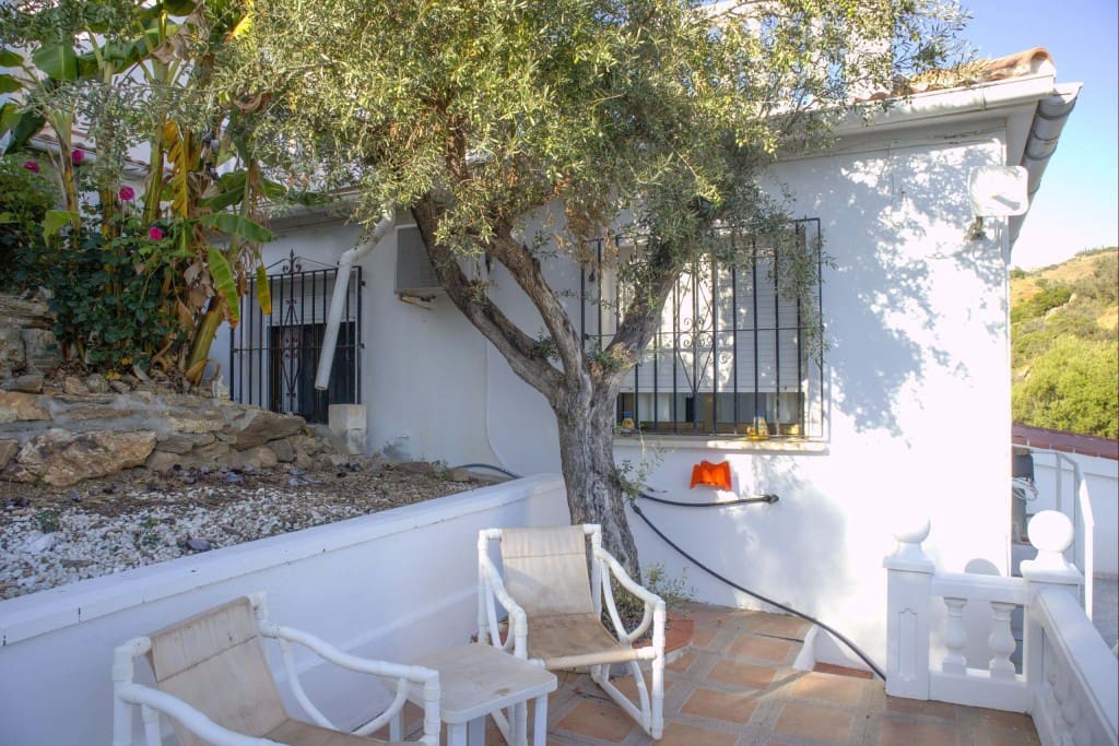 4 bedroom Finca/Country House for sale in Torrox with garage - € 399,000 (Ref: 9390335)