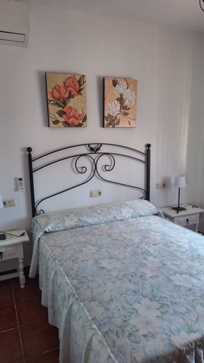 2 camera da letto Villetta Bifamiliare da affittare in Frigiliana - 900 € (Rif: 9390337)
