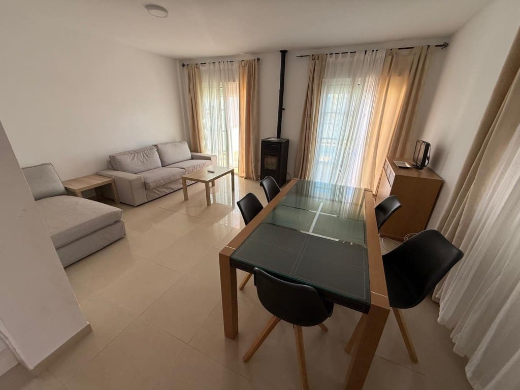 3 bedroom Townhouse for rent in Nerja with pool - € 1,700 (Ref: 9426940)
