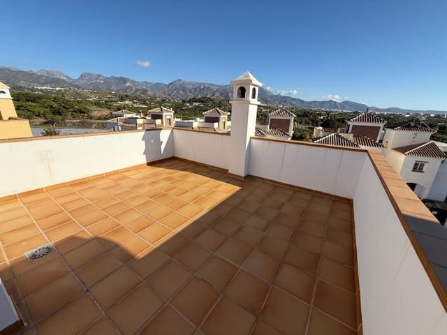 3 quarto Casa em Banda para arrendar em Nerja com piscina - 1 700 € (Ref: 9426940)