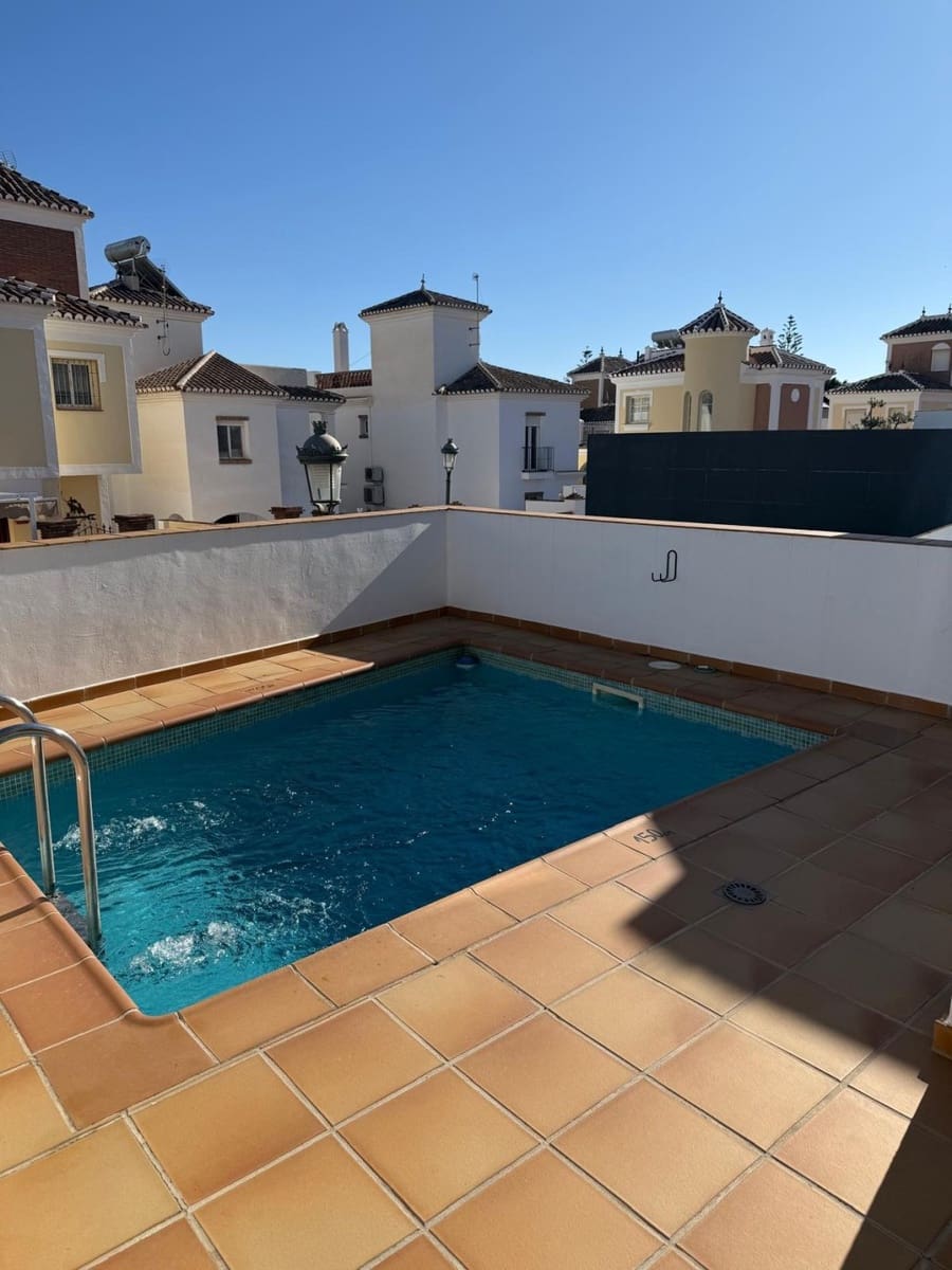3 bedroom Townhouse for rent in Nerja with pool - € 1,700 (Ref: 9426940)