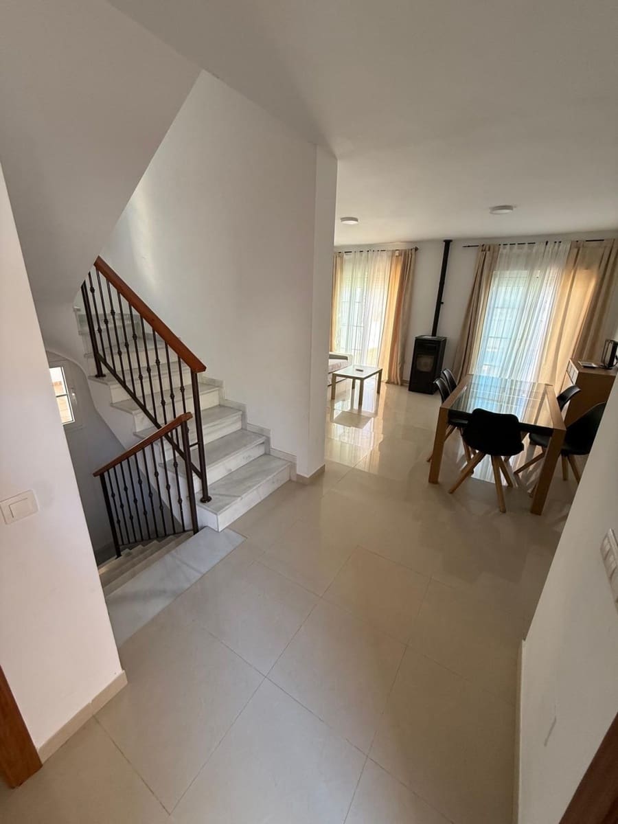 3 bedroom Townhouse for rent in Nerja with pool - € 1,700 (Ref: 9426940)