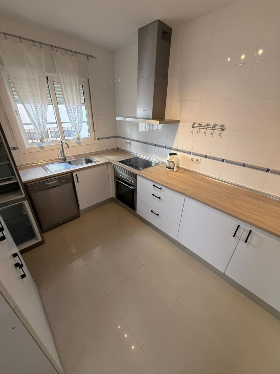 3 bedroom Townhouse for rent in Nerja with pool - € 1,700 (Ref: 9426940)