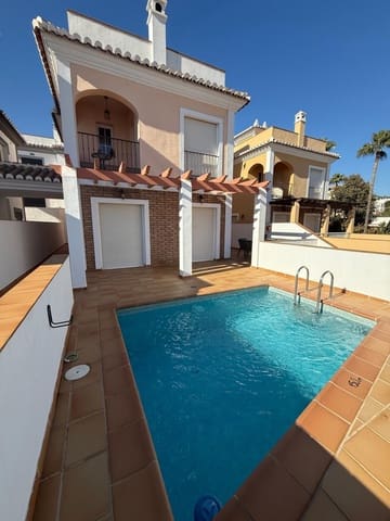 3 quarto Casa em Banda para arrendar em Nerja com piscina - 1 700 € (Ref: 9426940)