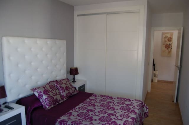 2 soveværelse Lejlighed til leje i Nerja med swimmingpool - € 1.300 (Ref: 9430721)