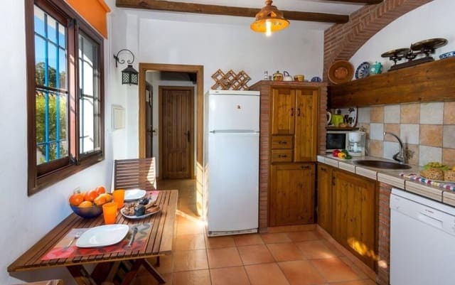 3 bedroom Villa for rent in Frigiliana with pool - € 1,700 (Ref: 9445896)