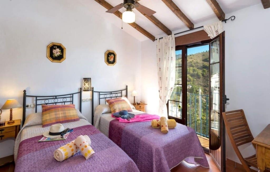 3 bedroom Villa for rent in Frigiliana with pool - € 1,700 (Ref: 9445896)