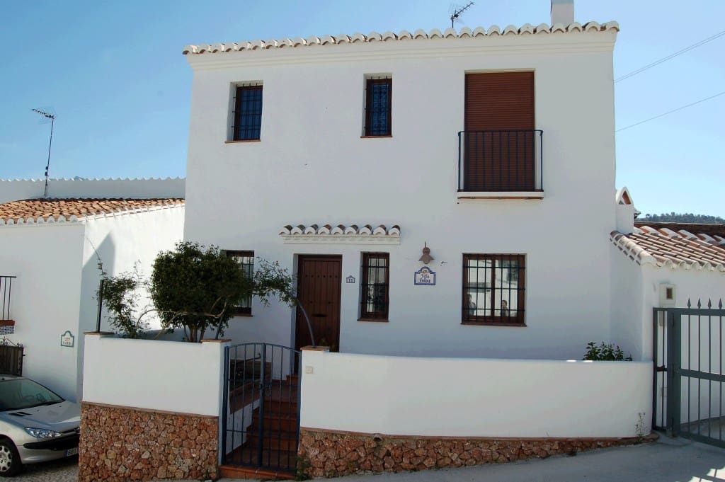 3 bedroom Villa for rent in Frigiliana with pool - € 1,700 (Ref: 9445896)
