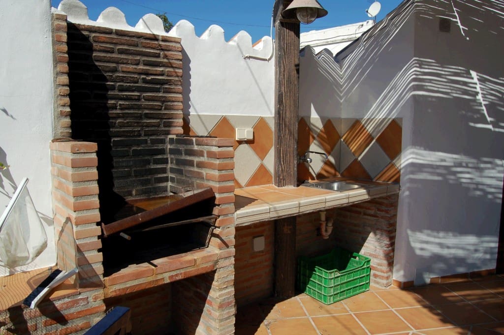 3 bedroom Villa for rent in Frigiliana with pool - € 1,700 (Ref: 9445896)