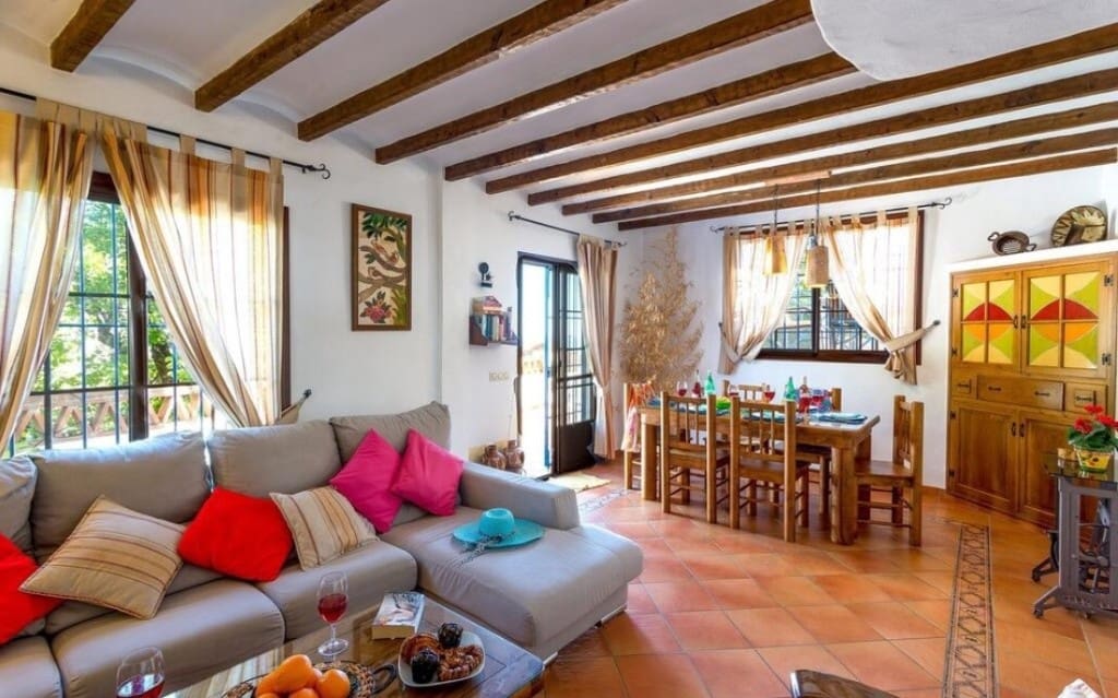 3 bedroom Villa for rent in Frigiliana with pool - € 1,700 (Ref: 9445896)