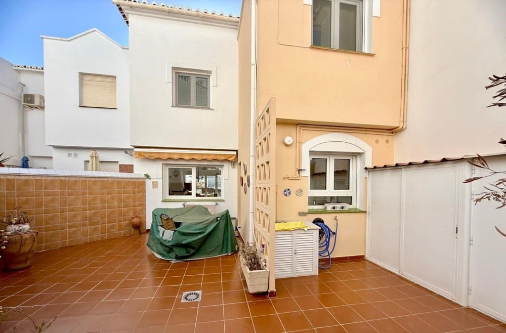 3 bedroom Townhouse for sale in Nerja with pool - € 429,900 (Ref: 9461820)