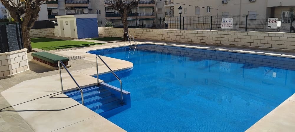 4 bedroom Apartment for rent in Nerja with pool - € 1,500 (Ref: 9481906)