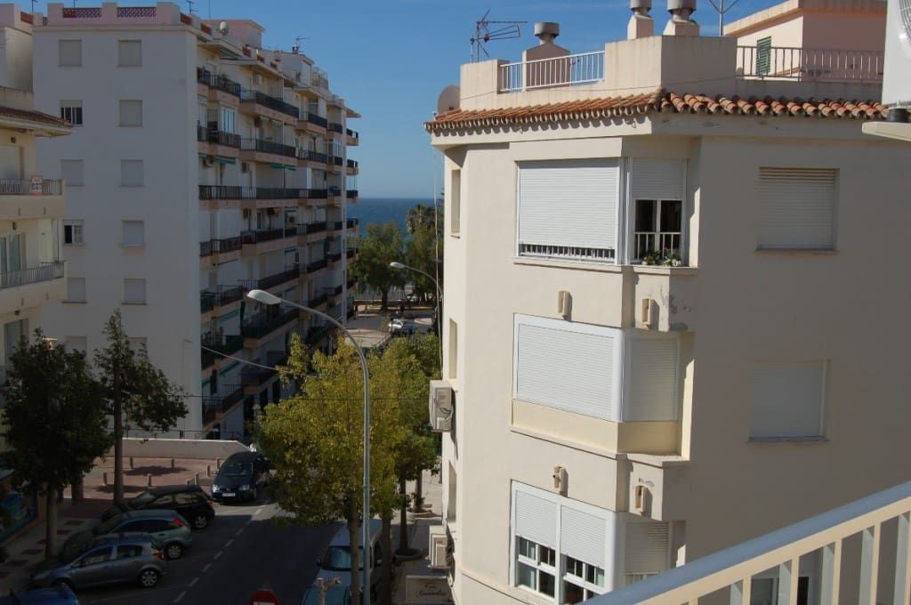 4 bedroom Apartment for rent in Nerja with pool - € 1,500 (Ref: 9481906)