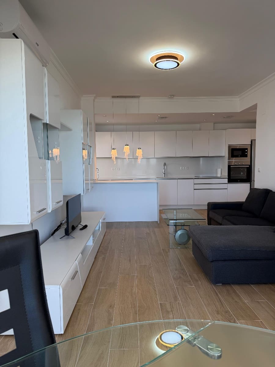 2 soverom Leilighet til leie i El Penoncillo med svømmebasseng - € 1 250 (Ref: 9604651)