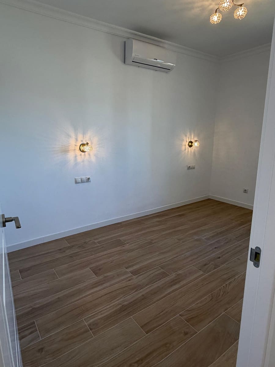 2 soverom Leilighet til leie i El Penoncillo med svømmebasseng - € 1 250 (Ref: 9604651)