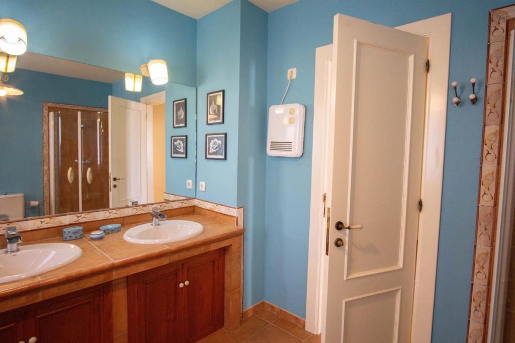 3 chambre Villa/Maison à vendre à Torrox-Costa avec piscine garage - 675 000 € (Ref: 9655745)