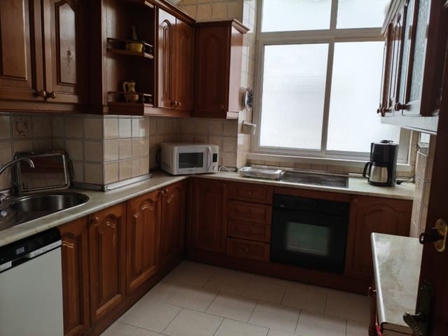 3 soveværelse Lejlighed til leje i Nerja - € 900 (Ref: 9666123)