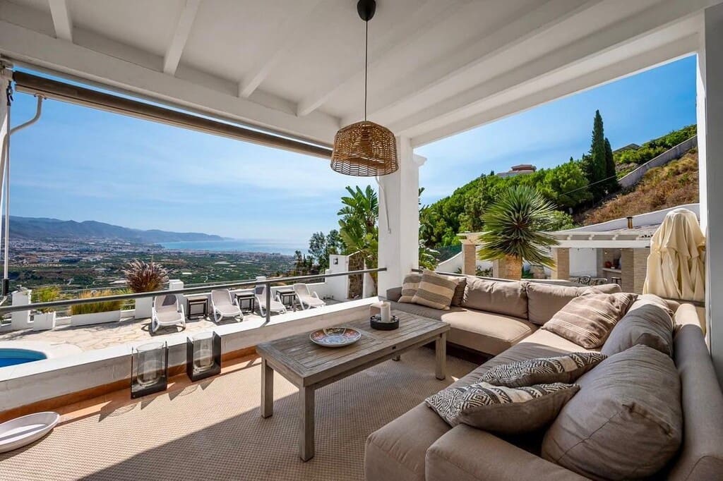 17 slaapkamer Hotel te koop in Nerja met zwembad - € 1.250.000 (Ref: 9731878)