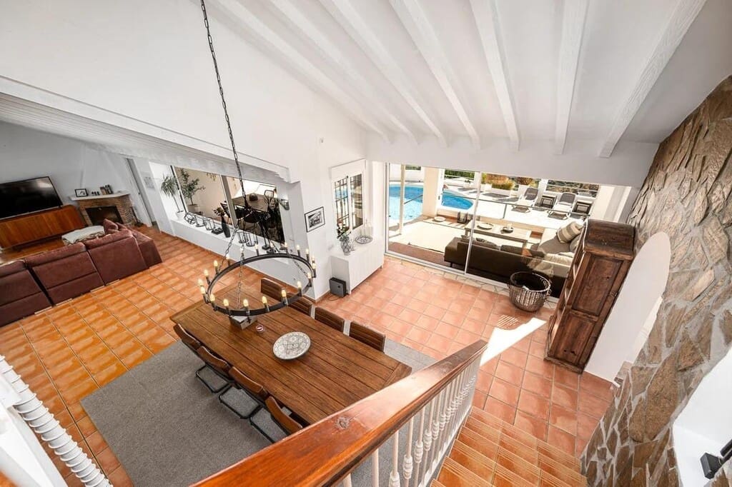 17 slaapkamer Hotel te koop in Nerja met zwembad - € 1.250.000 (Ref: 9731878)