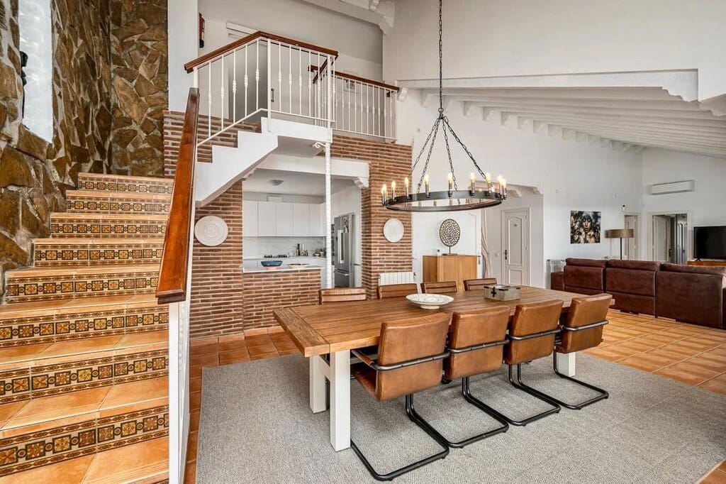 17 slaapkamer Hotel te koop in Nerja met zwembad - € 1.250.000 (Ref: 9731878)