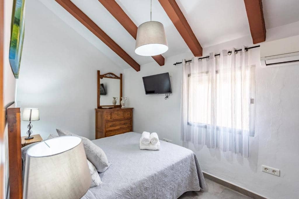 3 bedroom Finca/Country House for rent in Maro with pool - € 1,500 (Ref: 9735371)