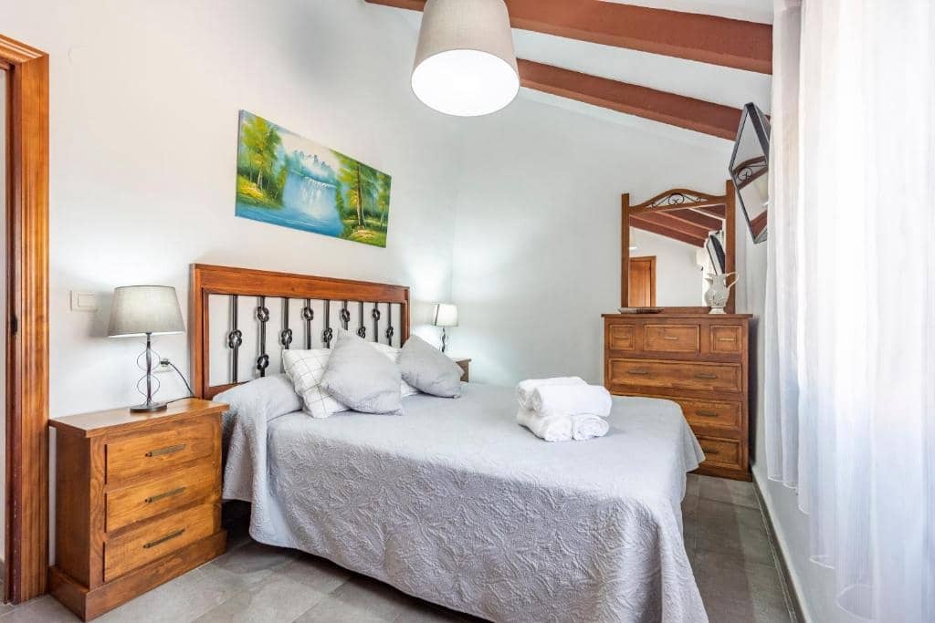 3 bedroom Finca/Country House for rent in Maro with pool - € 1,500 (Ref: 9735371)