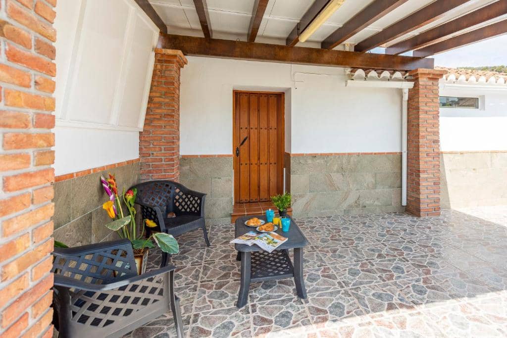 3 bedroom Finca/Country House for rent in Maro with pool - € 1,500 (Ref: 9735371)