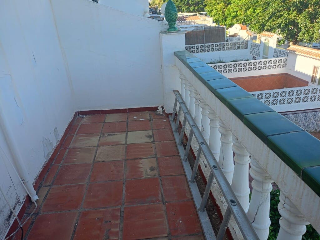 3 slaapkamer Huis te koop in Nerja met garage - € 549.000 (Ref: 9875851)
