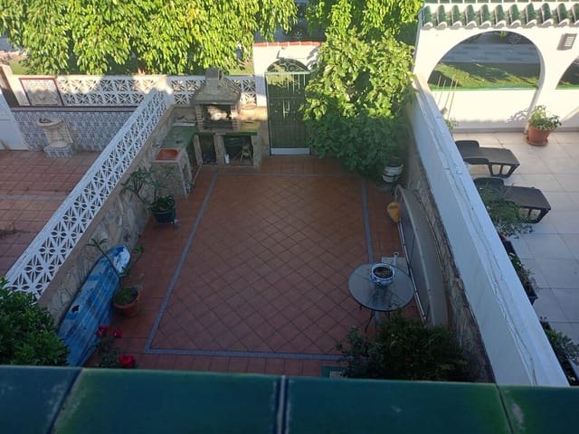 3 slaapkamer Huis te koop in Nerja met garage - € 549.000 (Ref: 9875851)