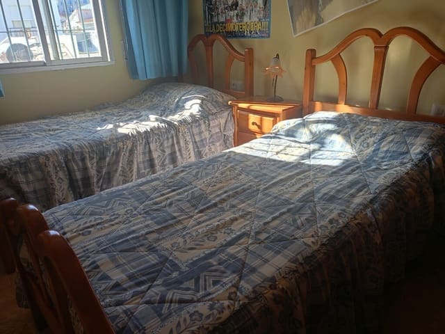 3 slaapkamer Huis te koop in Nerja met garage - € 549.000 (Ref: 9875851)