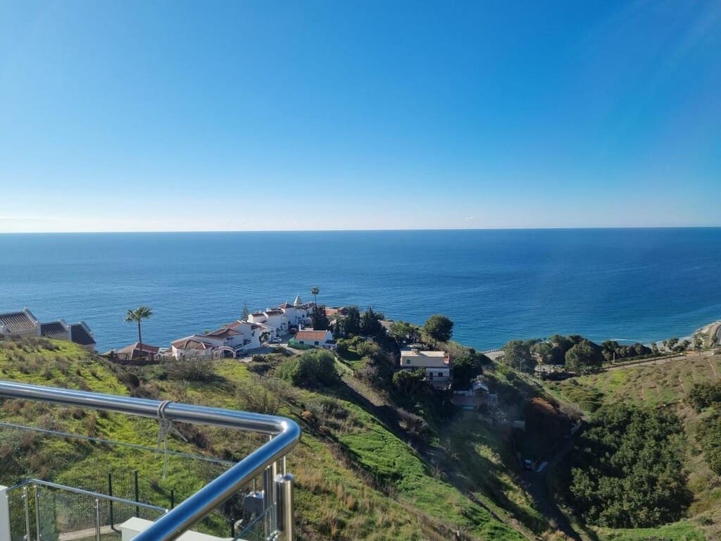 3 soverom Leilighet til salgs i Nerja med svømmebasseng garasje - € 449 000 (Ref: 9880737)