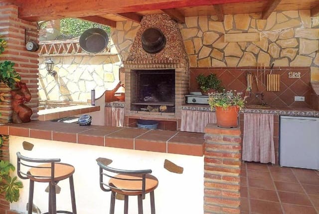 3 soveværelse Finca/Landehus til salg i Frigiliana med swimmingpool - € 480.000 (Ref: 9966304)