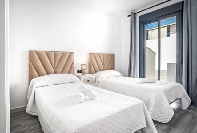 3 Zimmer Haus zu vermieten in Nerja mit Pool - 2.200 € (Ref: 9972983)