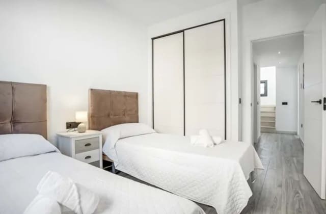 3 Zimmer Haus zu vermieten in Nerja mit Pool - 2.200 € (Ref: 9972983)