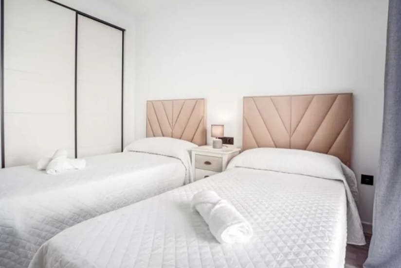 3 soverom Hus til leie i Nerja med svømmebasseng - € 2 200 (Ref: 9972983)