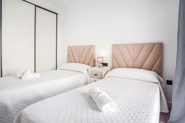 3 Zimmer Haus zu vermieten in Nerja mit Pool - 2.200 € (Ref: 9972983)