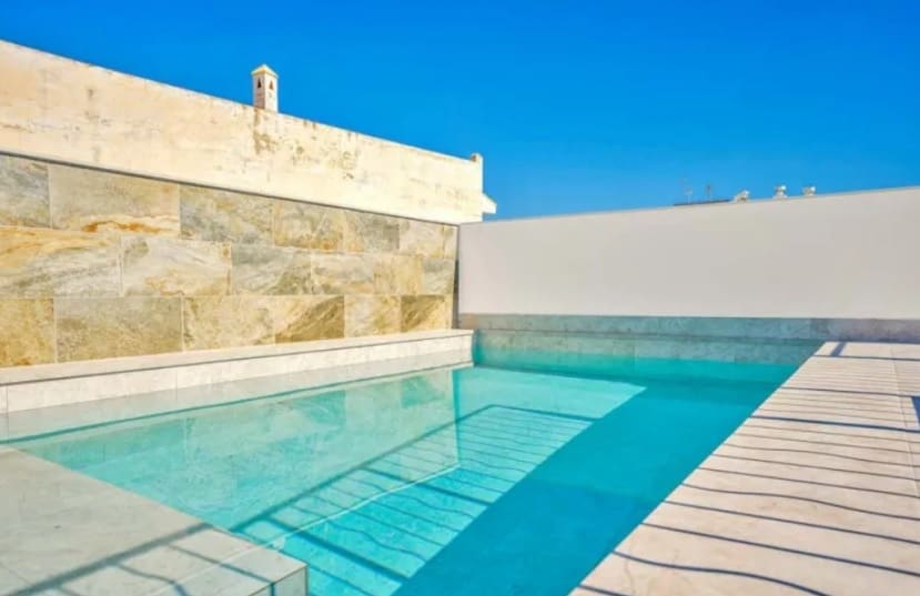 3 soverom Hus til leie i Nerja med svømmebasseng - € 2 200 (Ref: 9972983)