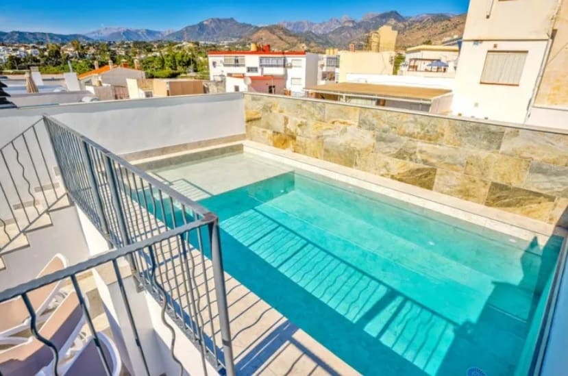 3 soverom Hus til leie i Nerja med svømmebasseng - € 2 200 (Ref: 9972983)