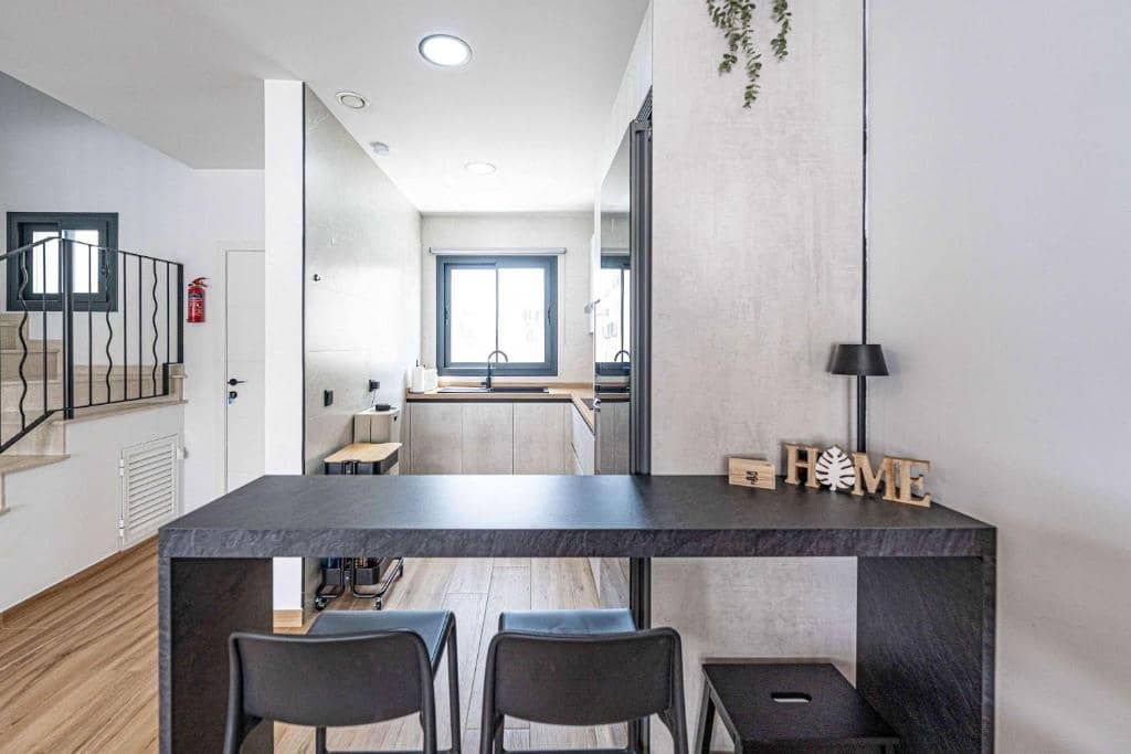 3 soverom Hus til leie i Nerja med svømmebasseng - € 2 200 (Ref: 9972984)