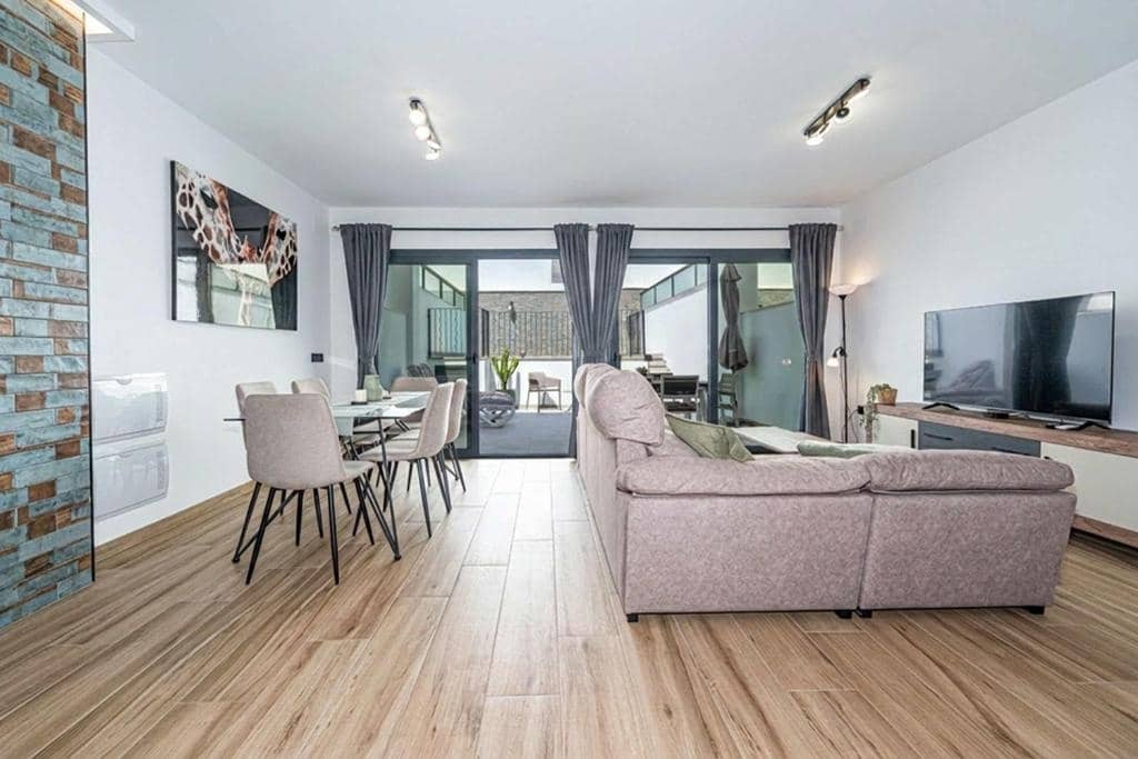 3 soverom Hus til leie i Nerja med svømmebasseng - € 2 200 (Ref: 9972984)
