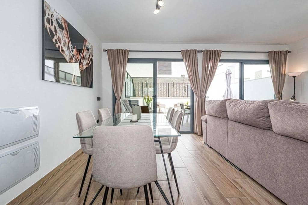 3 soverom Hus til leie i Nerja med svømmebasseng - € 2 200 (Ref: 9972984)