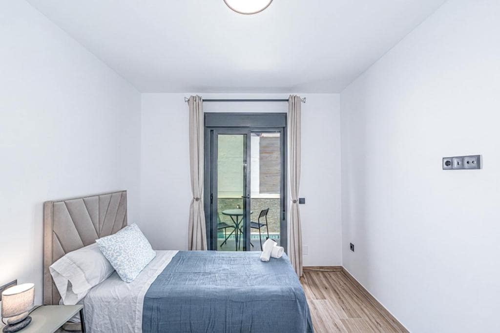 3 soverom Hus til leie i Nerja med svømmebasseng - € 2 200 (Ref: 9972984)