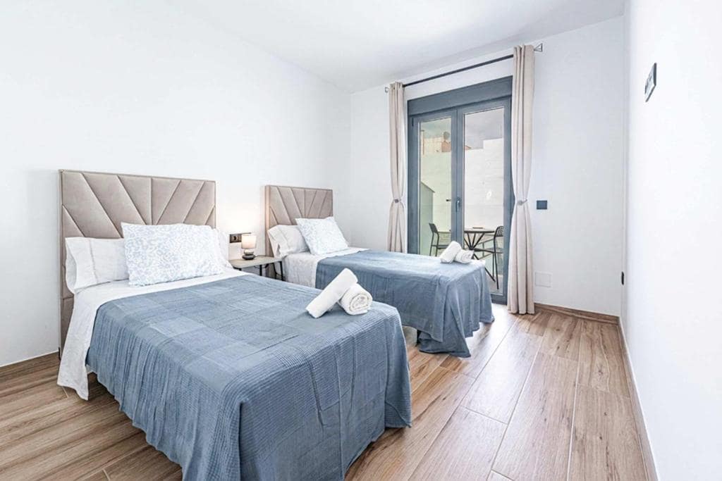 3 soverom Hus til leie i Nerja med svømmebasseng - € 2 200 (Ref: 9972984)