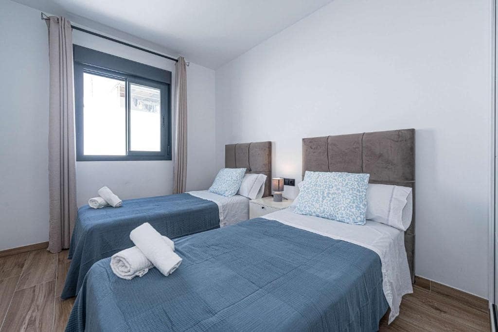 3 soverom Hus til leie i Nerja med svømmebasseng - € 2 200 (Ref: 9972984)