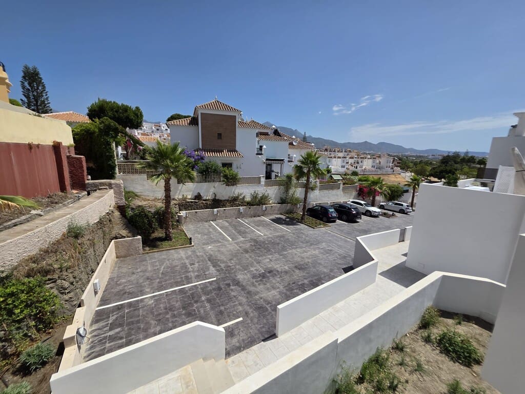 3 soverom Hus til leie i Nerja med svømmebasseng garasje - € 2 000 (Ref: 9972985)