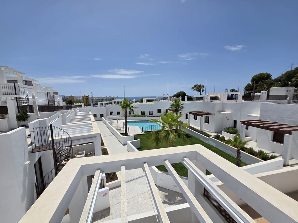 3 soverom Hus til leie i Nerja med svømmebasseng garasje - € 2 000 (Ref: 9972985)