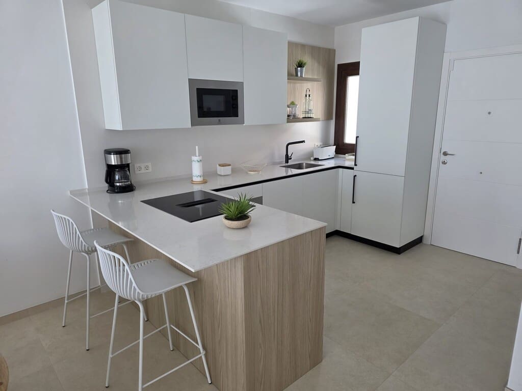 3 soverom Hus til leie i Nerja med svømmebasseng garasje - € 2 000 (Ref: 9972985)