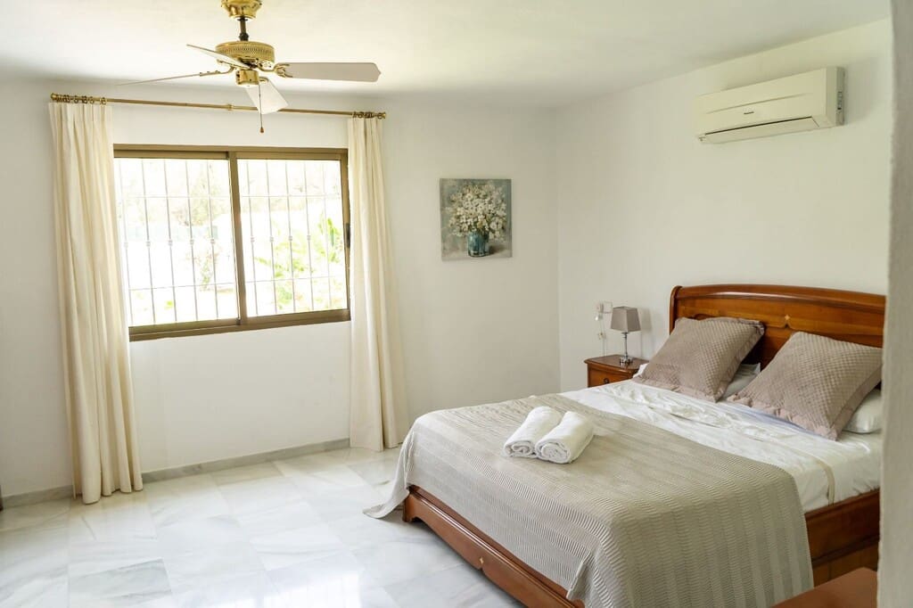 4 sovrum Villa att hyra i Maro med pool - 2 150 € (Ref: 9974985)