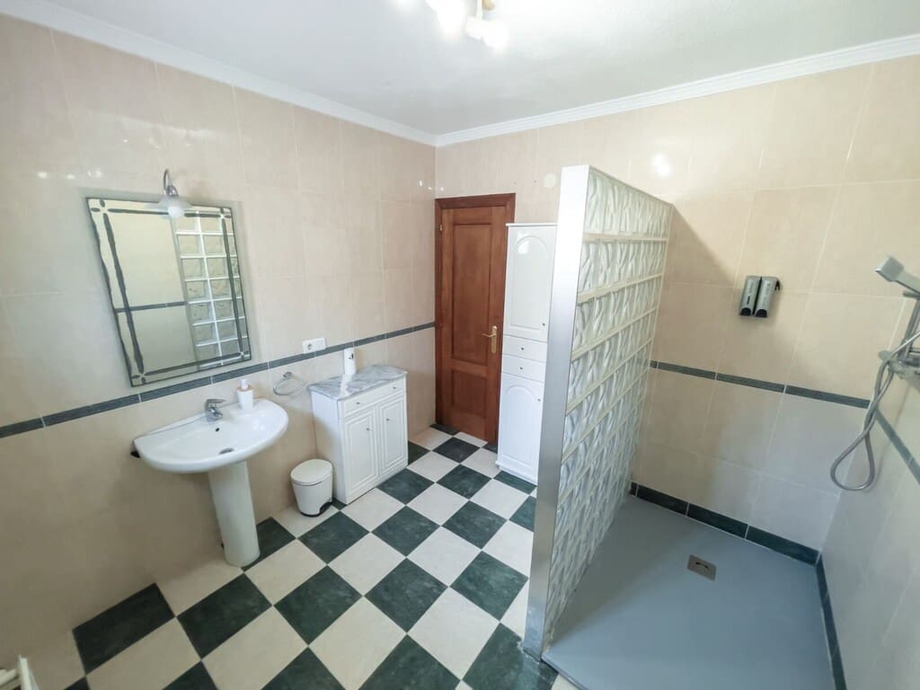 4 sovrum Villa att hyra i Maro med pool - 2 150 € (Ref: 9974985)