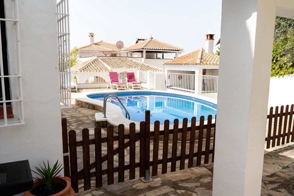 4 sovrum Villa att hyra i Maro med pool - 2 150 € (Ref: 9974985)